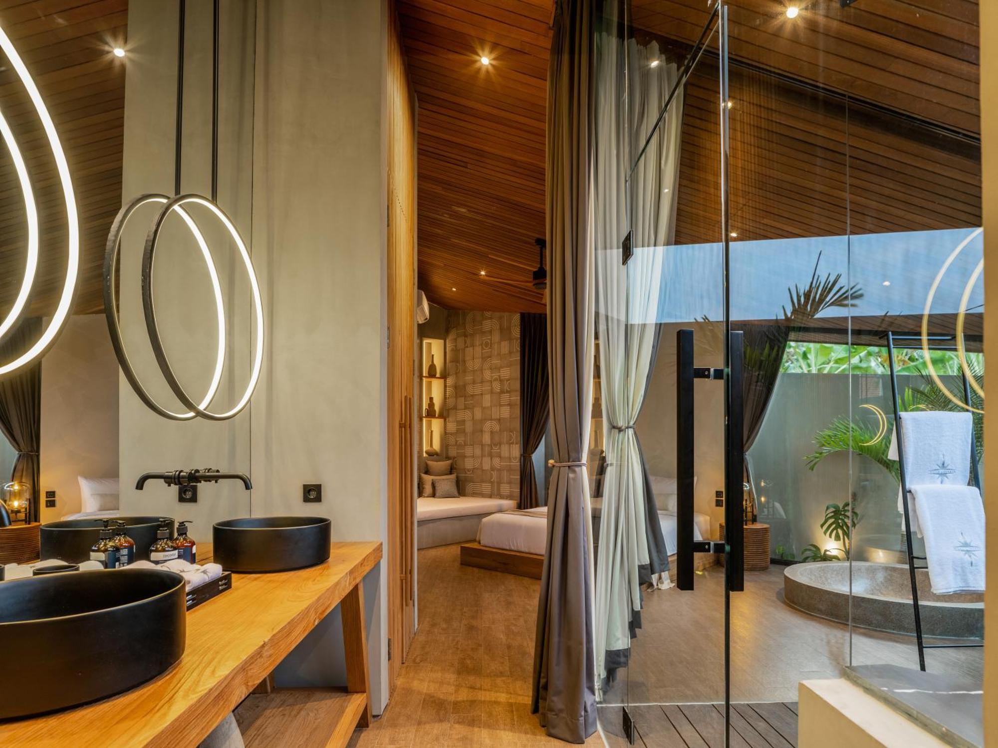 Villa Levante Bali By House Of Winds - Tropical Oasis Near Canggu 캐로보칸 외부 사진