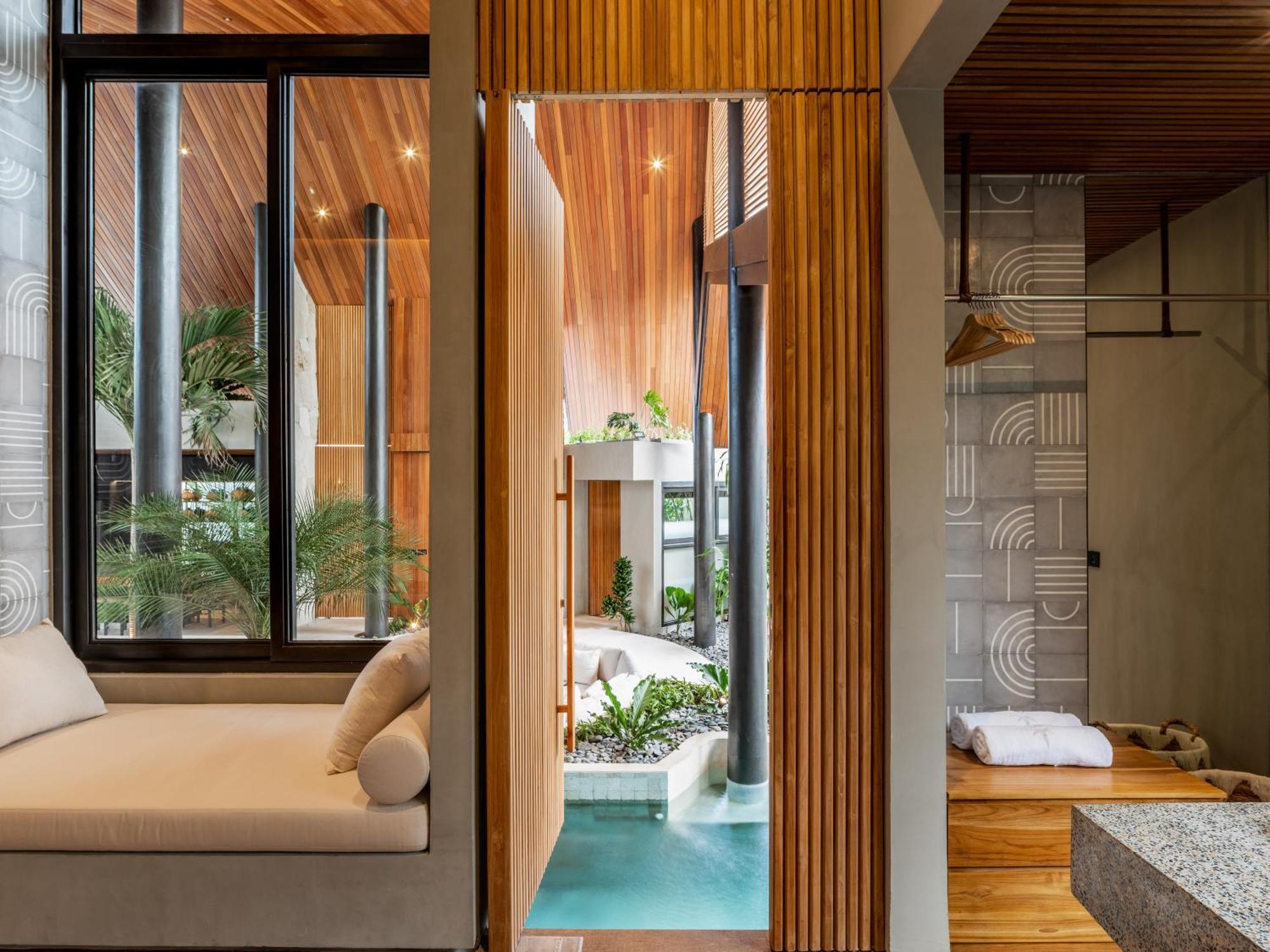 Villa Levante Bali By House Of Winds - Tropical Oasis Near Canggu 캐로보칸 외부 사진